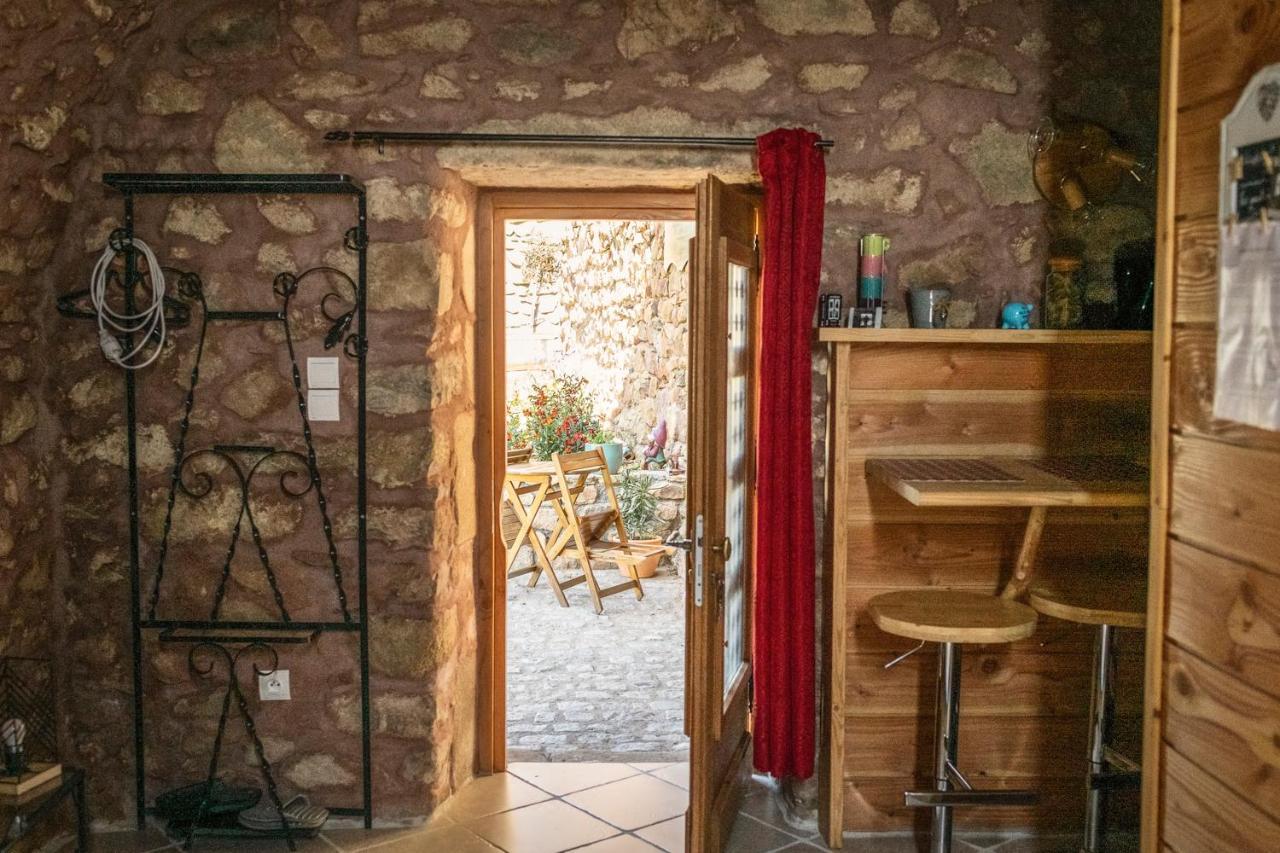 Bed and Breakfast Le Donjon De La Reine Margot Beaumont  Esterno foto