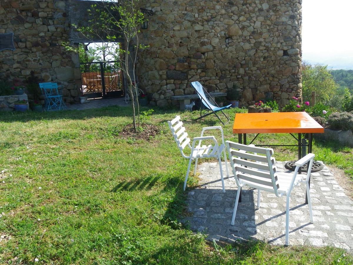 Bed and Breakfast Le Donjon De La Reine Margot Beaumont  Esterno foto