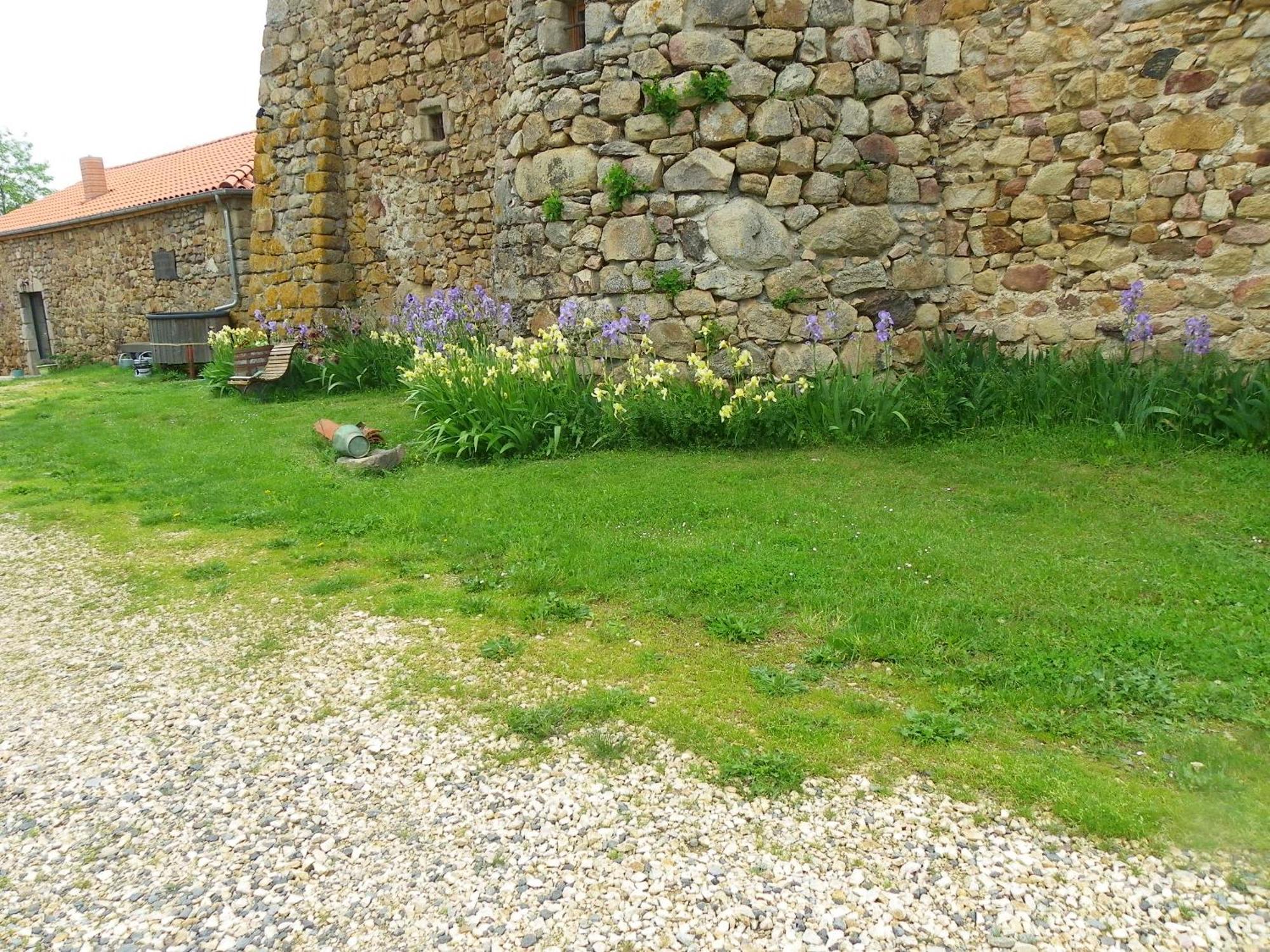 Bed and Breakfast Le Donjon De La Reine Margot Beaumont  Esterno foto